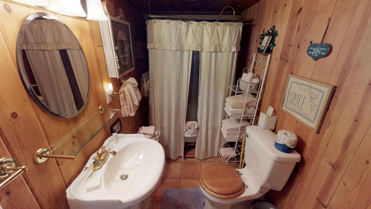 Cabin By The Creek With High Speed Wifi Red River Eksteriør bilde